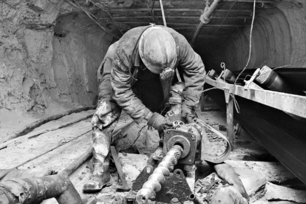 miner-worker-dirt-drill